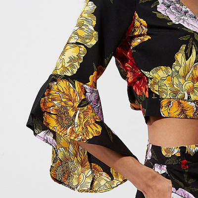 river island holdall weekend bag,jacques-vertuk Irish Website Black floral print frill sleeve wrap crop top Tops Sale women