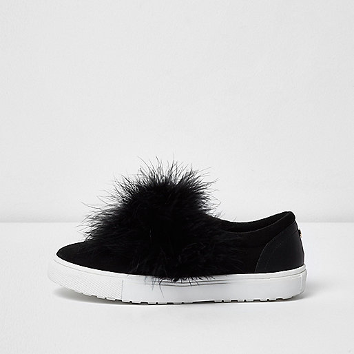 jacques-vertuk Black fluffy slip on plimsolls 704086 women Shoes / Boots Plimsolls / Trainers