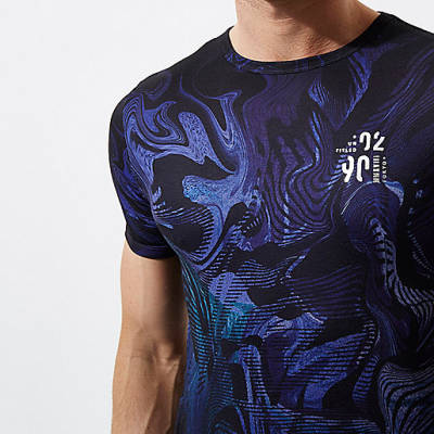 black ri embossed slouch bag,jacques-vertuk London Blue abstract glitch muscle fit T-shirt men 301745