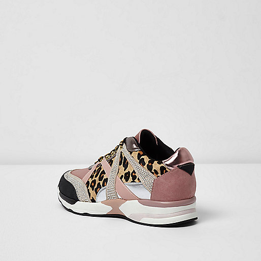 molly jeans river island asos,jacques-vertuk Stores In London Gold metallic leopard print runner sneakers Plimsolls / Sneakers Shoes / Boots women