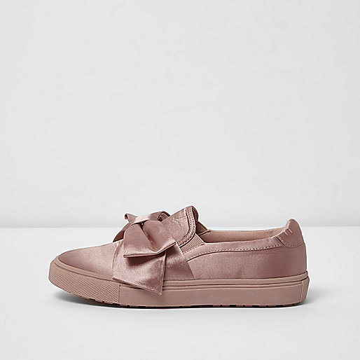 jacques-vertuk Pink bow top satin slip on plimsolls 707137 women Shoes / Boots Plimsolls / Trainers