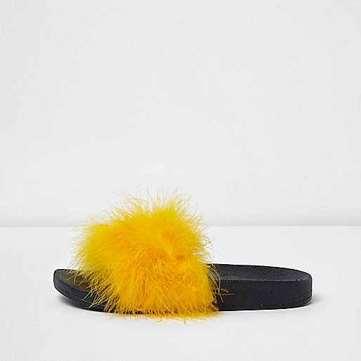 jacques-vertuk Yellow fluffy sliders 706484 women Shoes / Boots Sandals